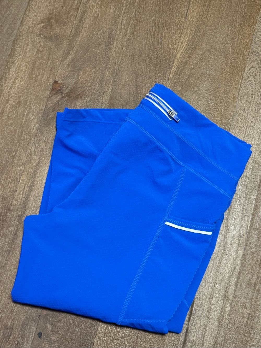Athleta Women’s Blue Capri Leggings Zip Pocket Blue Size Medium